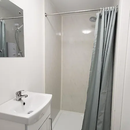 Loft Style-1br-walkinshower-wifi-central 아파트 코크