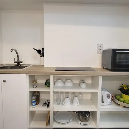 Loft Style-1br-walkinshower-wifi-central Cork