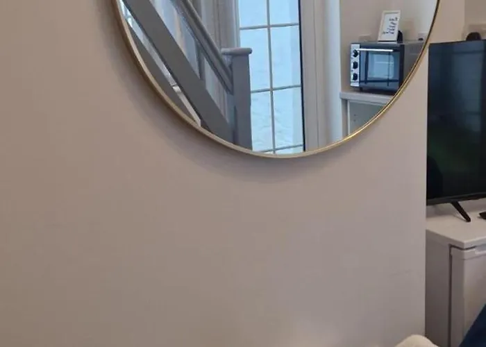 Loft Style-1br-walkinshower-wifi-central Cork