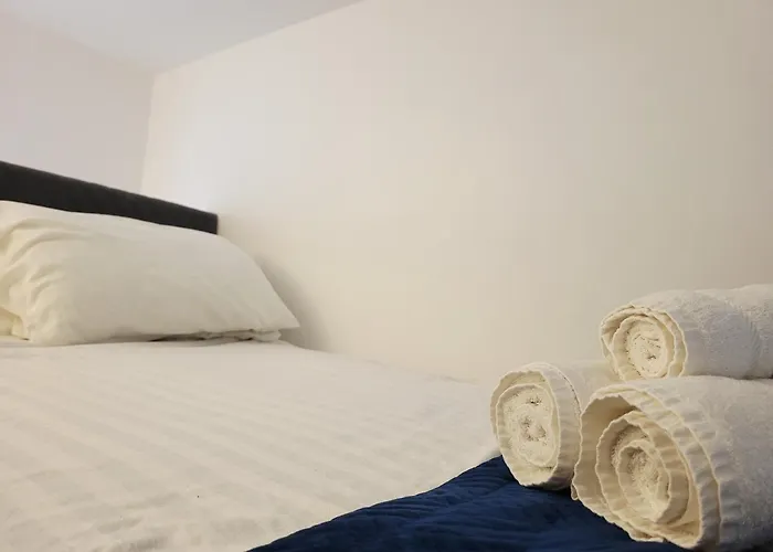 Loft Style-1br-walkinshower-wifi-central